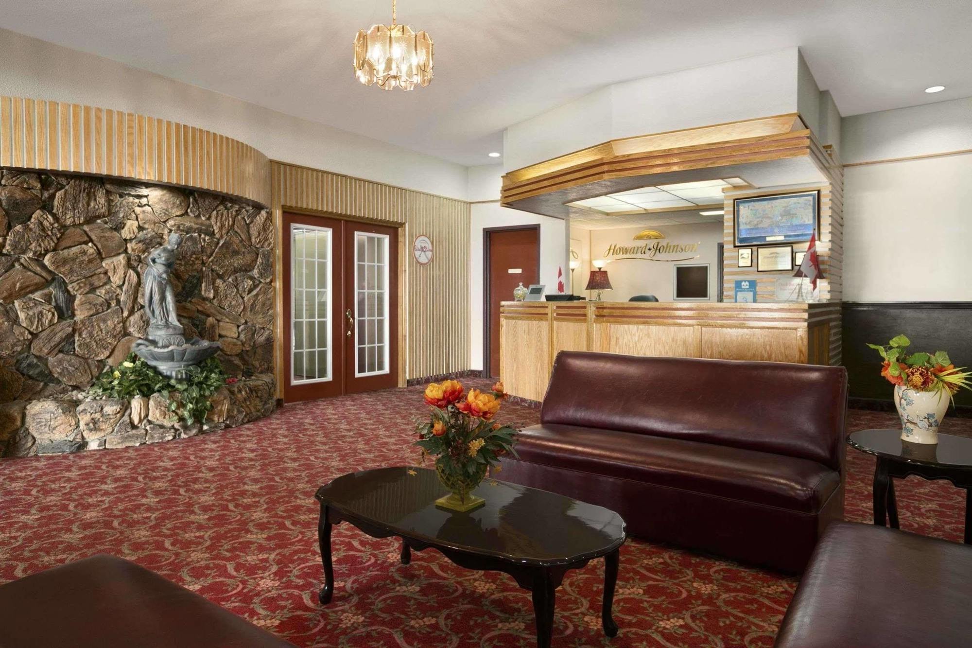 Howard Johnson By Wyndham Корнуолл Экстерьер фото